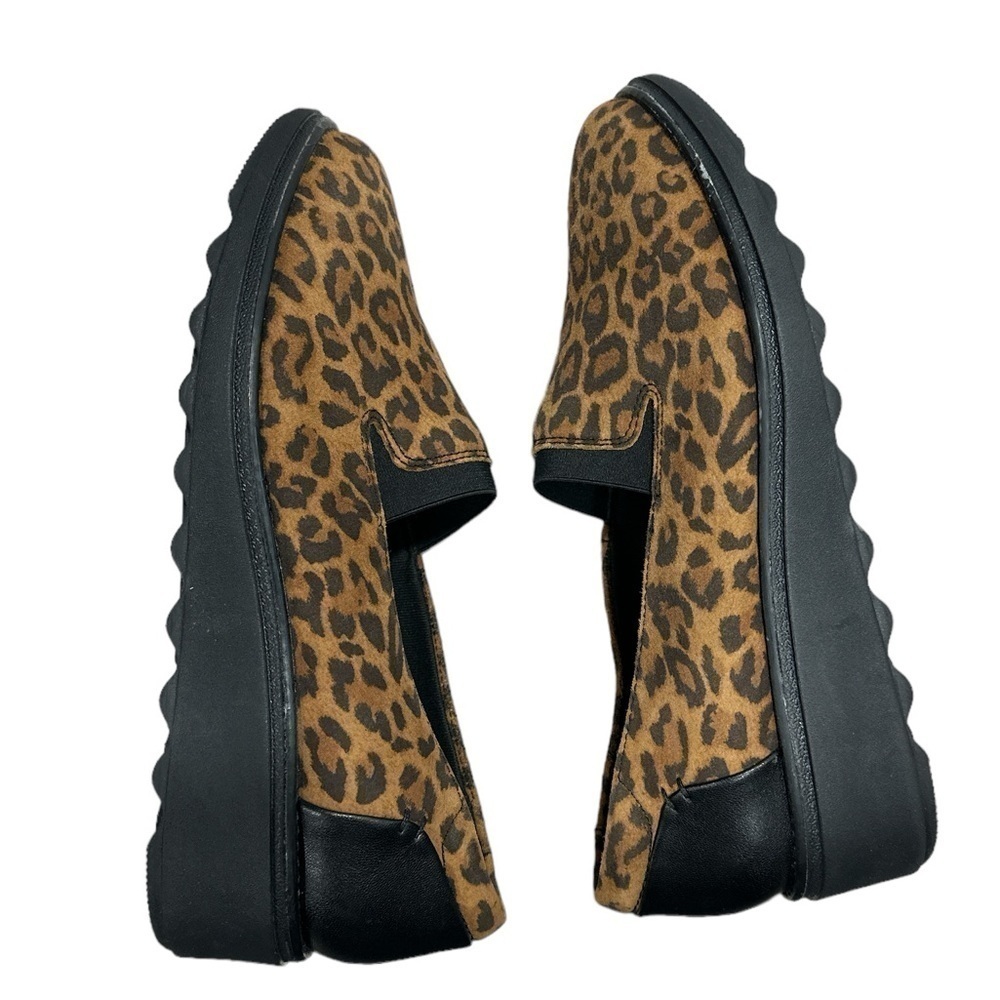 Clarks Sharon Dolly Leopard Print Suede Loafers Size: 8W - Picture 7 of 8